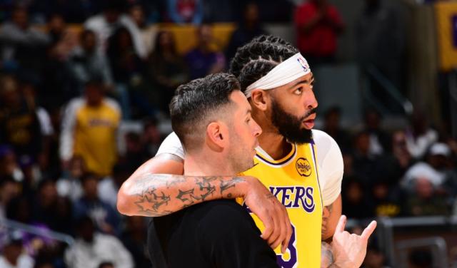 天天盈球官网-雷迪克变阵止跌！拉塞尔打替补盘活湖人板凳